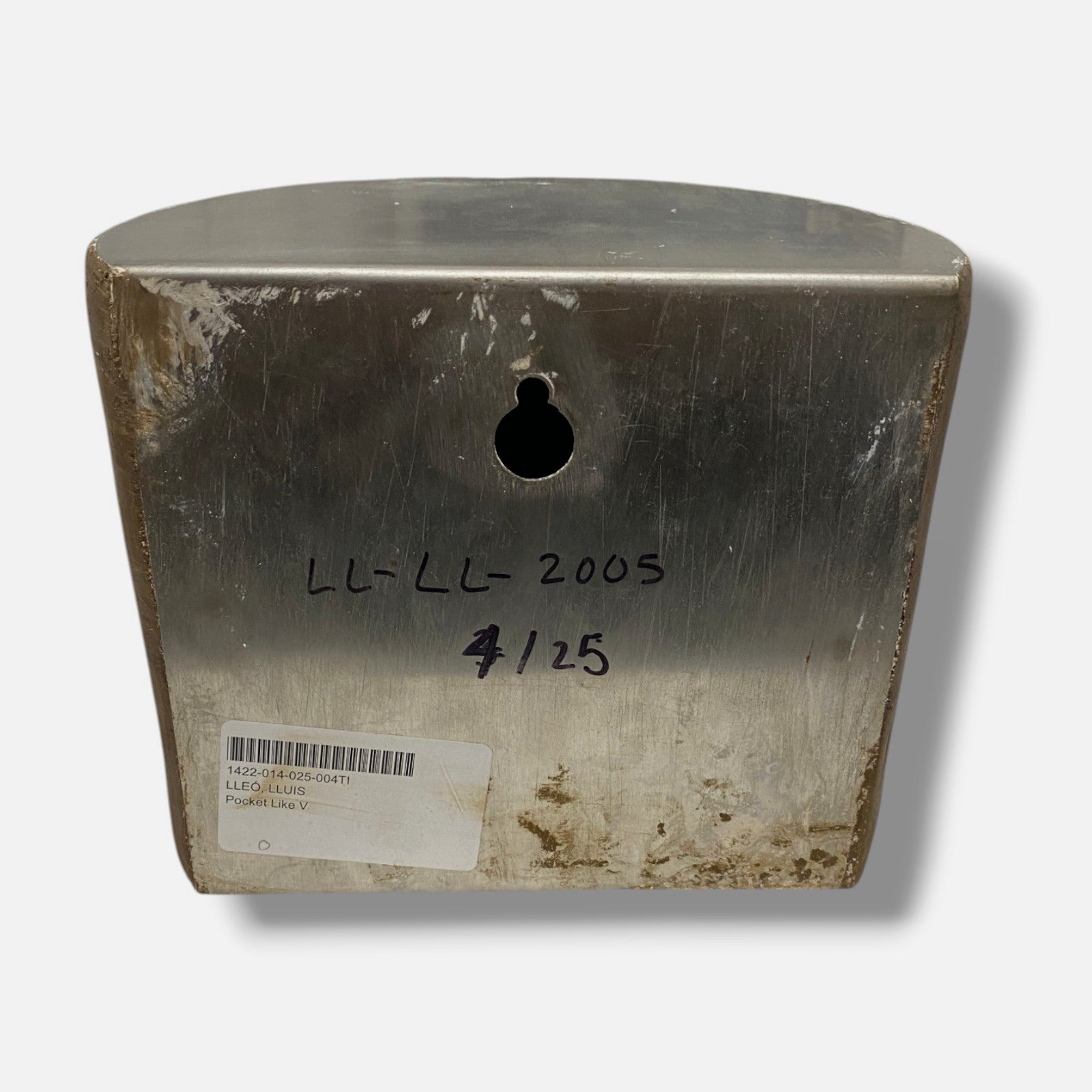 Lluís Lleó "Pocket Like V" 2005, Painted Fine Artwork | 15.5 x 14.7 x 19 cm