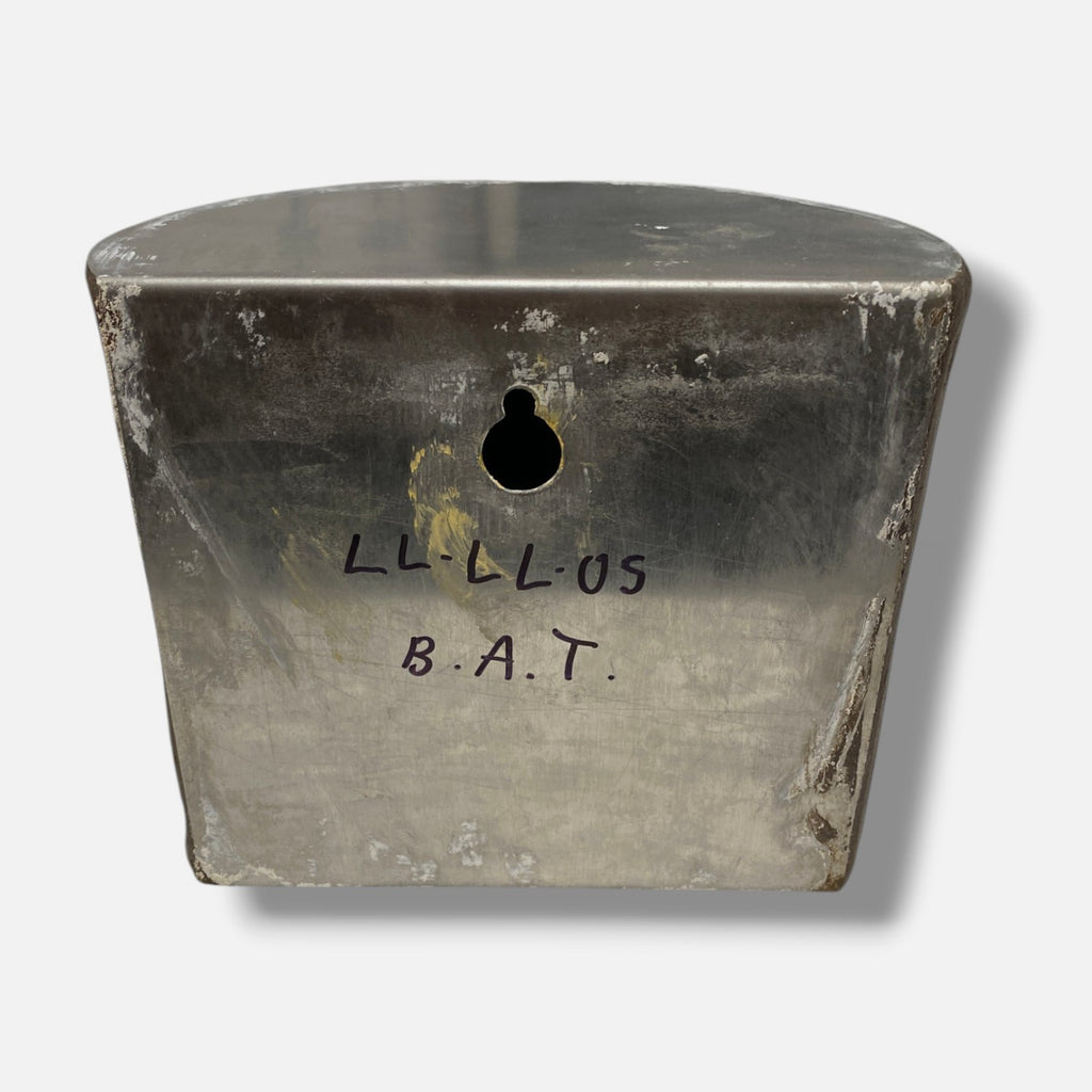 Lluís Lleó "Pocket Like V" 2005, Painted Fine Artwork | 15.5 x 14.7 x 19 cm.
